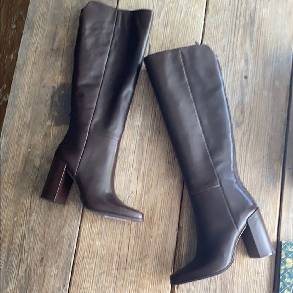 Elleanora Leather Square Toe Block Heel Boots